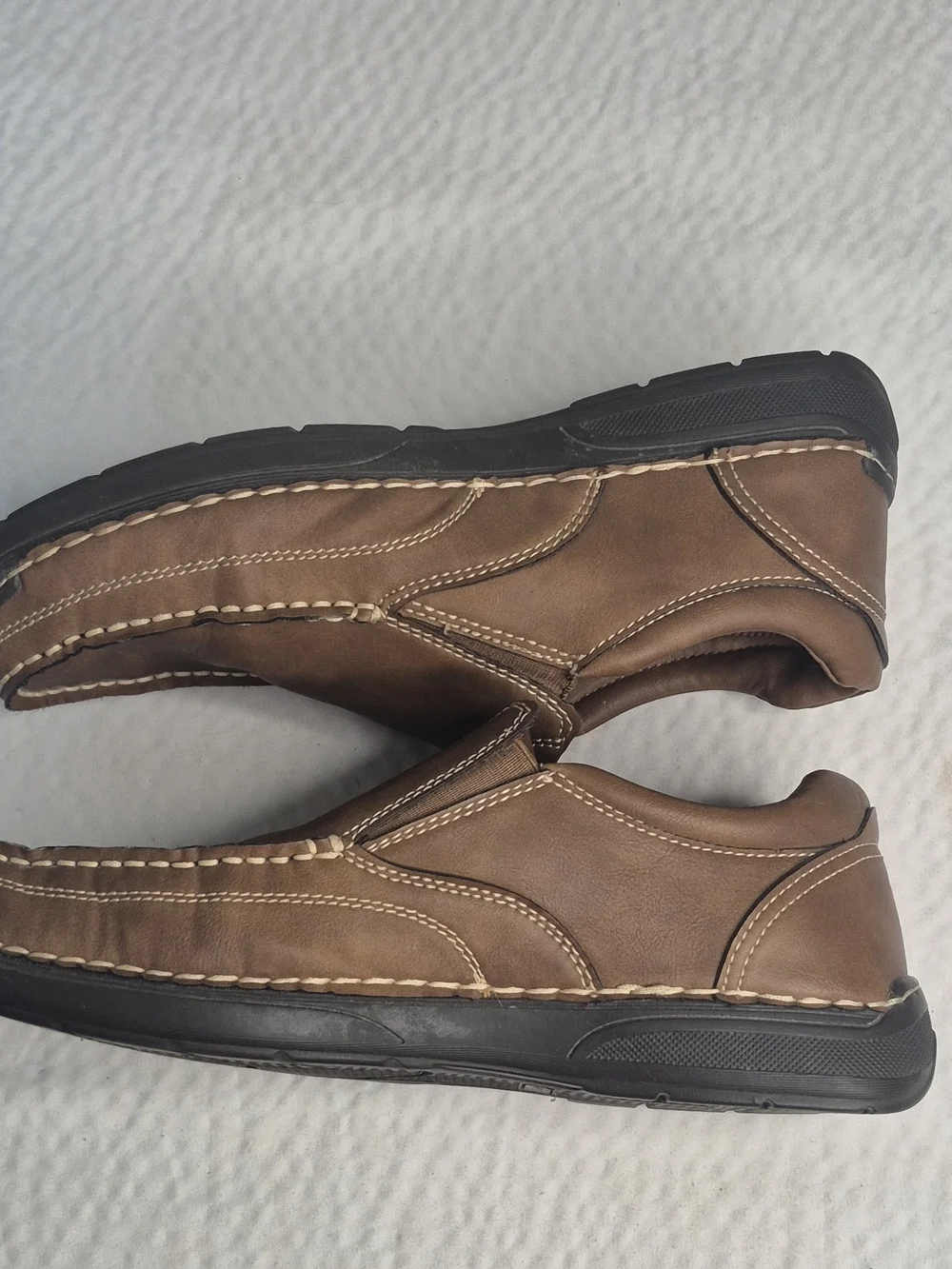IZOD Mens Brown Slip-On Loafers Contrast Stitching Rubber Sole Round Toe